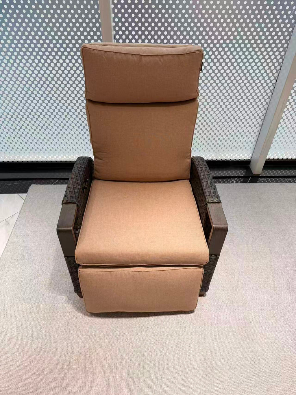 VELSCAPE Patio Chair - Outdoor Wicker Recliner Chair with Adjustable Backrest & Footrest